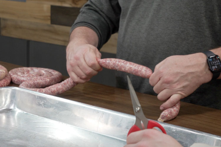 making lengths of raw sausage