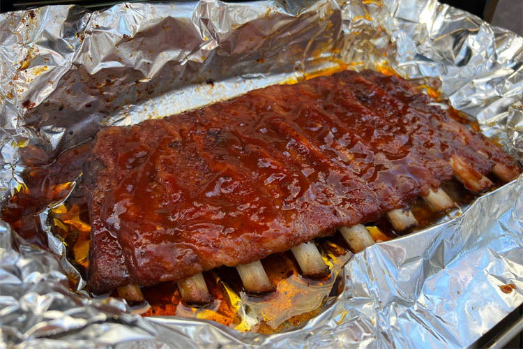 cooked ribs in foil