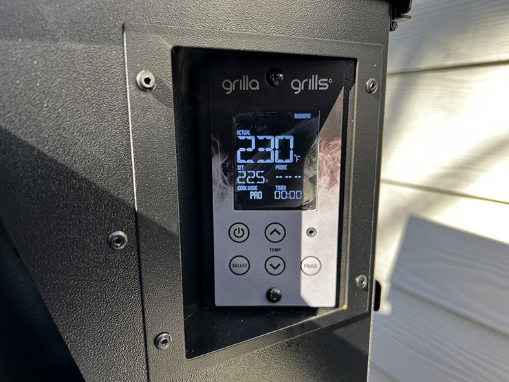 Grilla Grills Alpha Connect pellet grill controller display