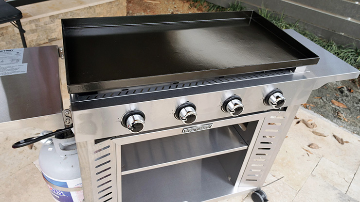 top view of the Victory 4-burner propane gas griddle