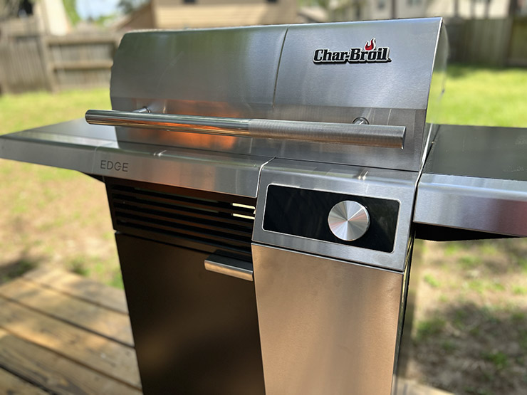 a close up angle view of the Char Broil Edge electric grill