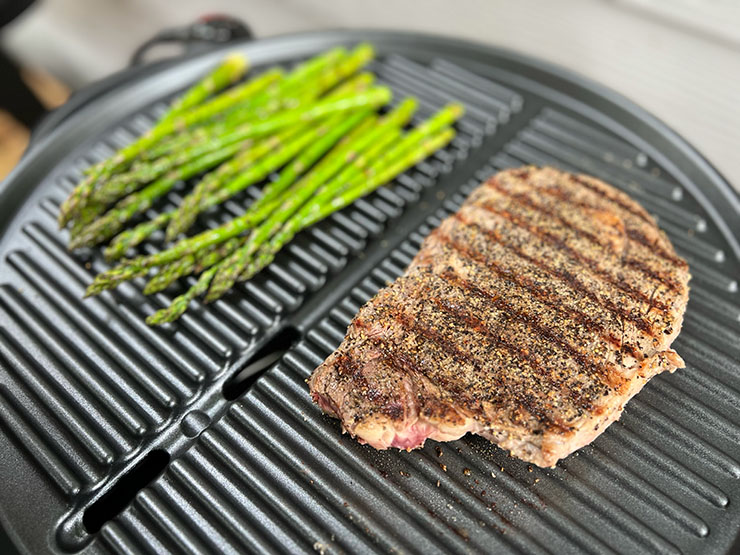 grilled steak and asparagus on the George Foreman electric grill
