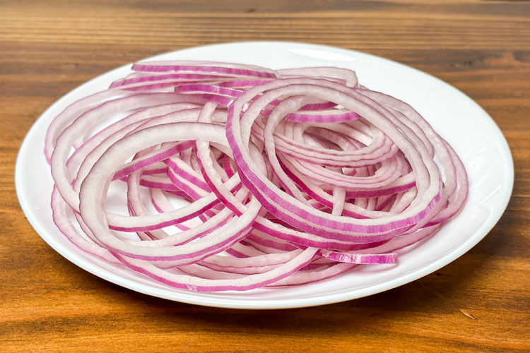 plate of sliced onions