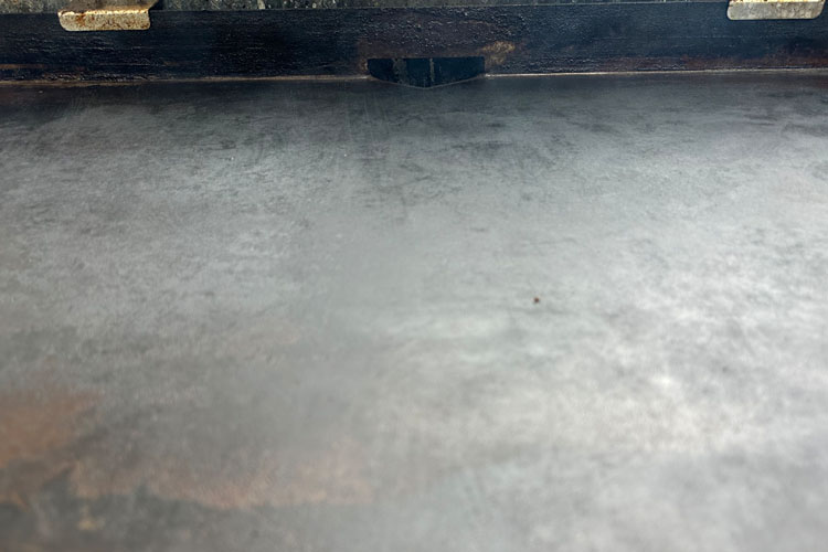 clean griddle with no oil