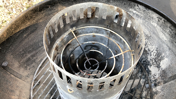 top view of the charcoal chimney starter 